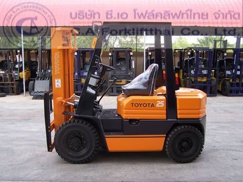 ขาย รถโฟล์คลิฟท์ TOYOTA รุ่น 5-FD25