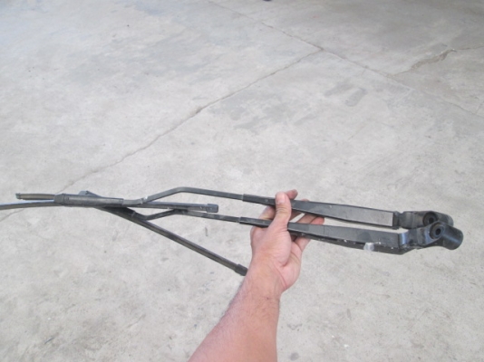 ชุดมอเตอร์ปัดนํ้าฝน พร้อมก้านปัด เชฟโคโลราโด เชฟโคโลราโด