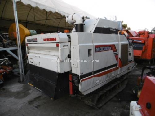ขาย!!! รถเกี่ยวข้าวนั่งขับ  MITSUBISHI   MC320G รหัสสินค้า : 80803496 หรือเพิ่มเติมได้ที่ www.nihonmono.com