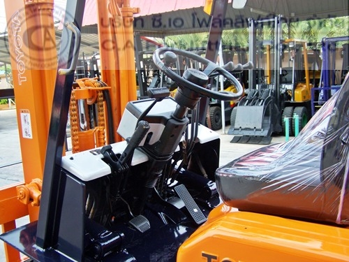 ขาย รถโฟล์คลิฟท์ TOYOTA รุ่น 5-FD30