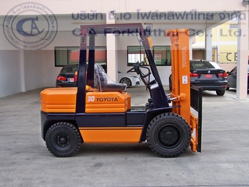 ขาย รถโฟล์คลิฟท์ TOYOTA รุ่น 5-FD30