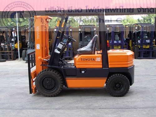 ขาย รถโฟล์คลิฟท์ TOYOTA รุ่น 5-FD30