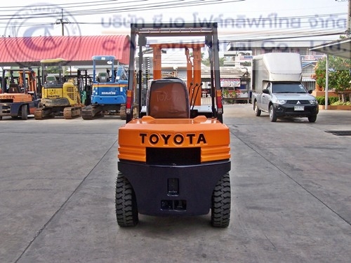 ขาย รถโฟล์คลิฟท์ TOYOTA รุ่น 5-FD30