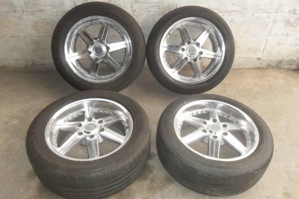 ล้อแม็ก18นิ้ว6รู พร้อมยาง สวยๆ 4 ล้อ ราคา 8800 บาท