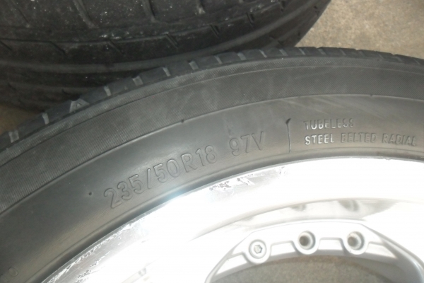 ล้อแม็ก18นิ้ว6รู พร้อมยาง สวยๆ 4 ล้อ ราคา 8800 บาท ล้อแม็ก18นิ้ว6รู พร้อมยาง สวยๆ 4 ล้อ ราคา 8800 บาท