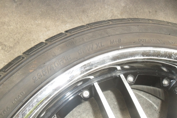 ล้อแม็ก18นิ้ว5รู114 พร้อมยาง สวยๆ 4 ล้อ ราคา 8900 บาท