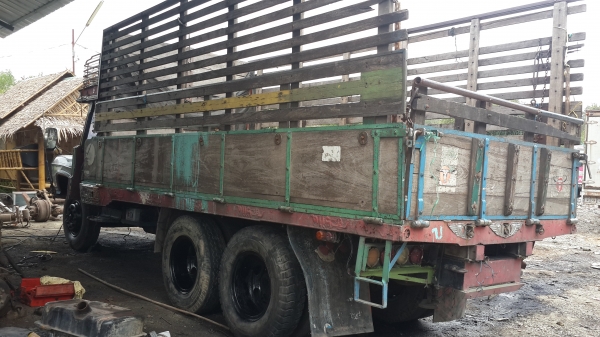 รถสิบล้อหัวยาว isuzu เครื่อง 6BD1 เกียร์ร็อค 195 เครื่องดีคันซีสวยมาก เล่มทะเบียนเอกสารพร้อมโอน