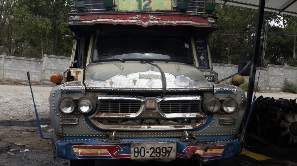 รถสิบล้อหัวยาว isuzu เครื่อง 6BD1 เกียร์ร็อค 195 เครื่องดีคันซีสวยมาก เล่มทะเบียนเอกสารพร้อมโอน