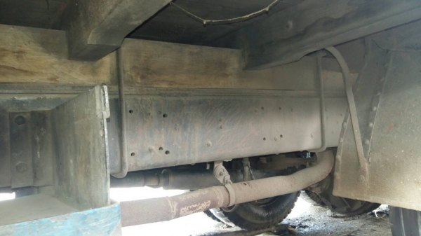 รถสิบล้อหัวยาว isuzu เครื่อง 6BD1 เกียร์ร็อค 195 เครื่องดีคันซีสวยมาก เล่มทะเบียนเอกสารพร้อมโอน