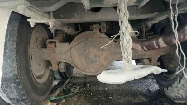 รถสิบล้อหัวยาว isuzu เครื่อง 6BD1 เกียร์ร็อค 195 เครื่องดีคันซีสวยมาก เล่มทะเบียนเอกสารพร้อมโอน