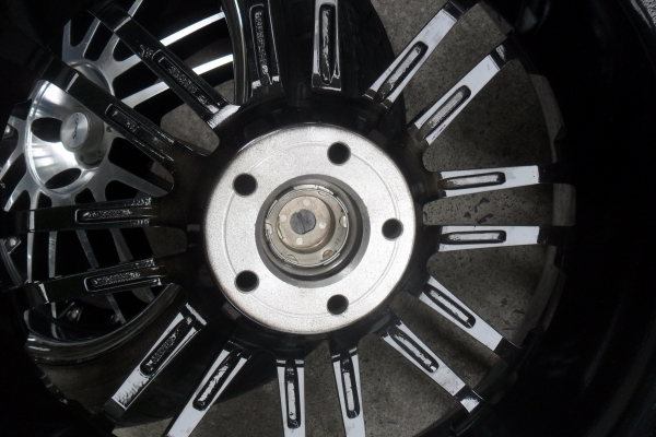 ล้อแม็ก18นิ้ว5รุ114 พร้อมยาง สวยๆ 4 ล้อ ราคา 8900 บาท