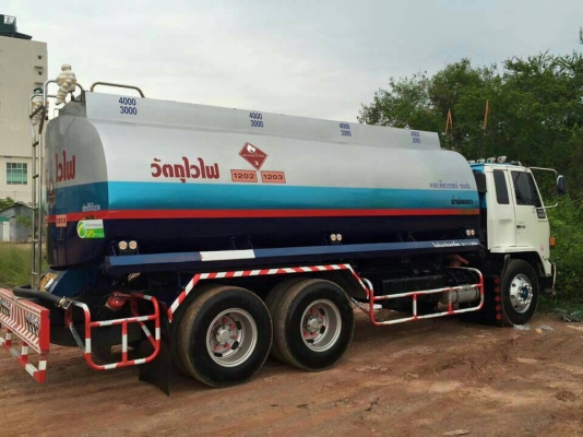 สิบล้อ อีซูซุ 195นางฟ้าแท้ บรรทุกถ้งน้ำมัน 16,000ลิต สภาพดีสวยจัดบางเดิมไม่มึชน ทะเบียนพร้อมโอน