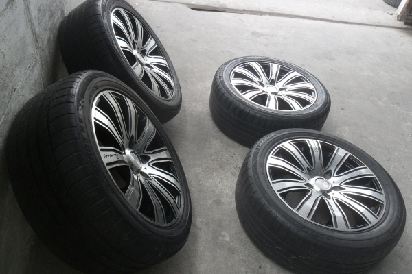 ล้อแม็ก17นิ้ว5รุ114 พร้อมยาง สวยๆ 4 ล้อ ราคา 6900 บาท ล้อแม็ก17นิ้ว5รุ114 พร้อมยาง สวยๆ 4 ล้อ ราคา 6900 บาท