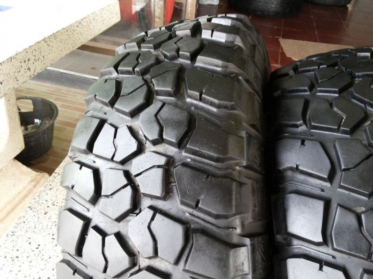 ยาง mud BF goodrich km2 265/75/16 ยางสวยดอกเต็ม