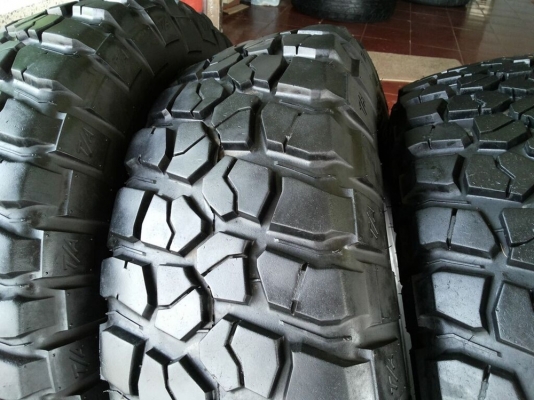ยาง mud BF goodrich km2 265/75/16 ยางสวยดอกเต็ม