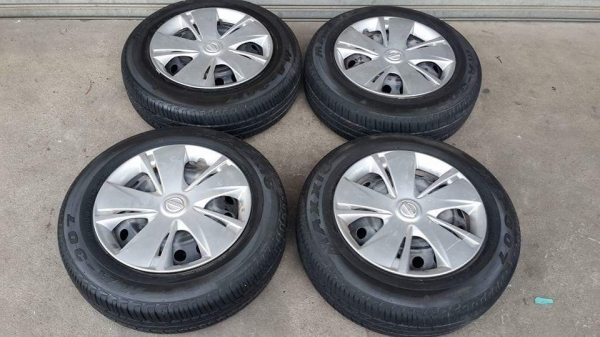 ขายเหมายกกอง 4ชุด ล้อขอบ 13-14 ทั้งหมด 4,500 บาท