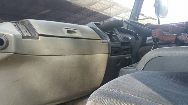 ขายหลง MA 2 เพลาดรั้ม เครื่องดี ครัชซีสวย ยางดี รถใช้งานสภาพดีไม่เคยมีปัญหา 0811838154