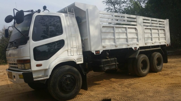 ขายหลง MA 2 เพลาดรั้ม เครื่องดี ครัชซีสวย ยางดี รถใช้งานสภาพดีไม่เคยมีปัญหา 0811838154