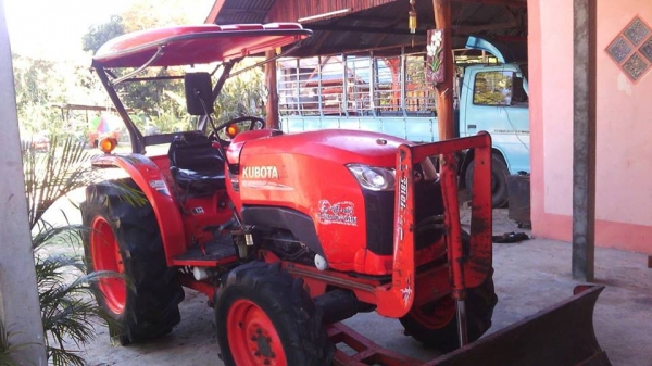 ขายรถไถ KUBOTA L4708 ใช้งานน้อย อุปกรณ์ครบ ดันหน้า ผานหลัง เอกสารพร้อมโอน สนใจโทร 090-8588220คุณนะ 093-3258446คุณบิว หรือเข้าดูสินค้าอื่นๆได้ที่ www.truck.in.th/498 หรือเพจFacebook ณรงค์ ซื้อขายรถมือสอง (เว็บไซต์ส่วนตัว) หรือFacebook คุณนะ รถบรรทุก