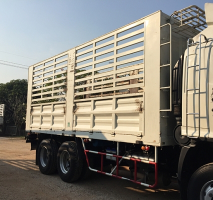 ขายกระบะล่อง ไม่ดั้ม อู่พนัส คอกสูง กว้าง 2.45 เมตร ยาว 6.20 เมตร สูง 2.20 เมตร ปี 56