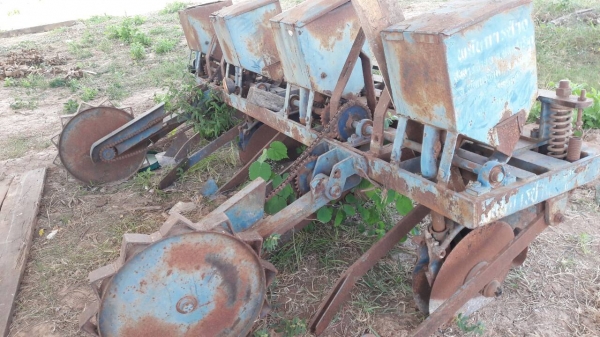 ขายตามสภาพ เตรืองปลูกข้าวโพด ราคาต่อรองได้