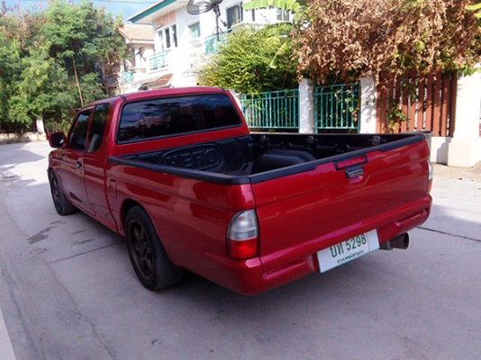 Mitsubishi Strada 2002