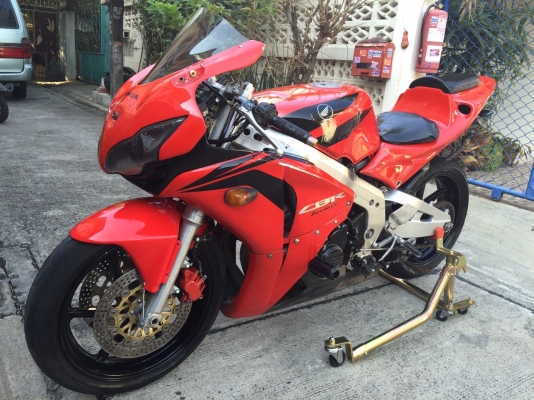 CBR 400 ปี89 ทะเบียนแท้ 60,000 บาท รับซื้อขายแลกเปลี่ยนคับ