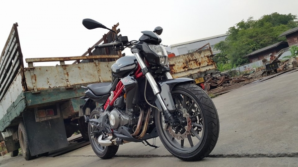 TNT300 2015 วิ่ง 5000 กิโลตรวจสอบได้ ไม่แพง พร้อมใช้ ต่อรองได้ครับ TNT300 2015 วิ่ง 5000 กิโลตรวจสอบได้ ไม่แพง พร้อมใช้ ต่อรองได้ครับ