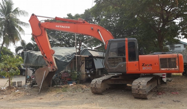 เบคโฮ PC200