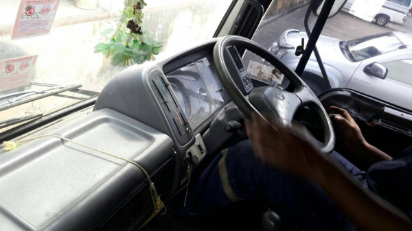 รถฮีโน่ 10 ล้อ ตู้เย็น FL1J  210 แรงม้า. ปี 42.    สนใจติดต่อ  081 - 6079515