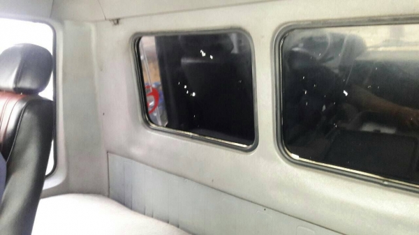 รถฮีโน่ 10 ล้อ ตู้เย็น FL1J  210 แรงม้า. ปี 42.    สนใจติดต่อ  081 - 6079515