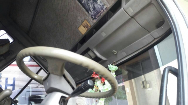 รถฮีโน่ 10 ล้อ ตู้เย็น FL1J  210 แรงม้า. ปี 42.    สนใจติดต่อ  081 - 6079515