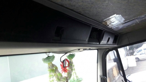 รถฮีโน่ 10 ล้อ ตู้เย็น FL1J  210 แรงม้า. ปี 42.    สนใจติดต่อ  081 - 6079515