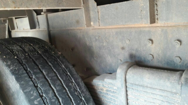 รถฮีโน่ 10 ล้อ ตู้เย็น FL1J  210 แรงม้า. ปี 42.    สนใจติดต่อ  081 - 6079515