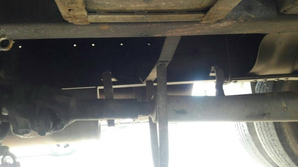 รถฮีโน่ 10 ล้อ ตู้เย็น FL1J  210 แรงม้า. ปี 42.    สนใจติดต่อ  081 - 6079515