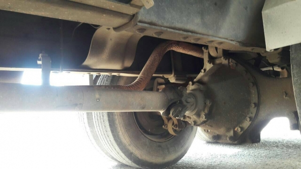 รถฮีโน่ 10 ล้อ ตู้เย็น FL1J  210 แรงม้า. ปี 42.    สนใจติดต่อ  081 - 6079515