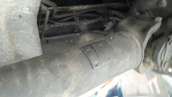 รถฮีโน่ 10 ล้อ ตู้เย็น FL1J  210 แรงม้า. ปี 42.    สนใจติดต่อ  081 - 6079515