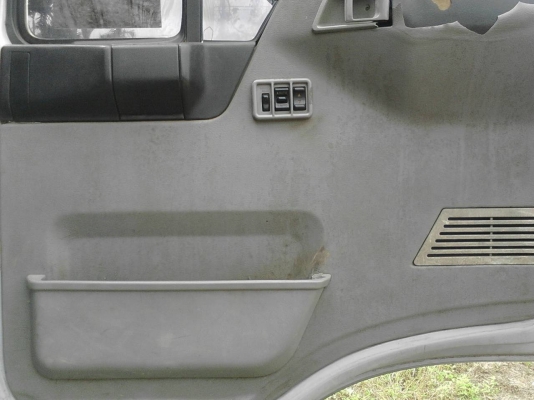 รถฮีโน่ 10 ล้อ ตู้เย็น FL1J  210 แรงม้า. ปี 42.    สนใจติดต่อ  081 - 6079515