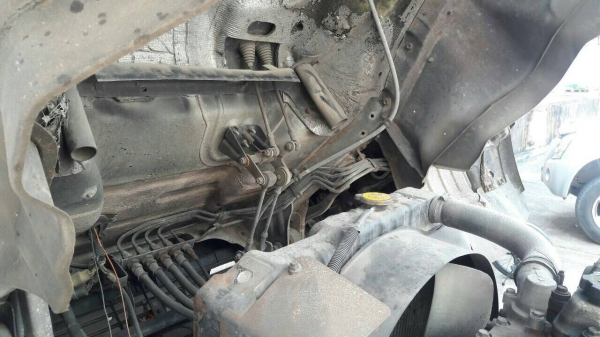 รถฮีโน่ 10 ล้อ ตู้เย็น FL1J  210 แรงม้า. ปี 42.    สนใจติดต่อ  081 - 6079515