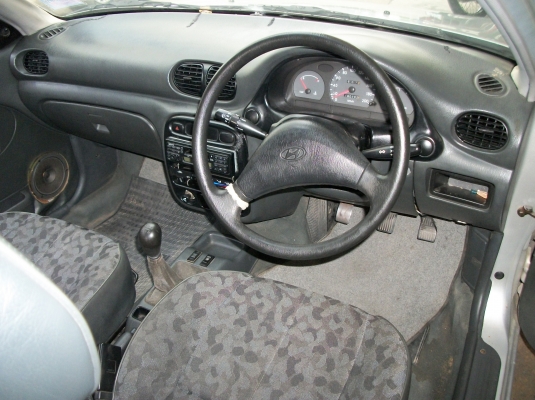 ขายฮุนได เอ็กเซ็นส์ สปริ้น 3ประตู ขายตามสภาพเดิมๆ ทะเบียนไม่ขาดครับ