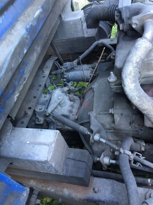 รถอีซูซู 6 ล้อ ( ไม่ดั้ม. )  NKR 130 แรงม้า. ปี 44.    สนใจติดต่อ  081 - 6079515