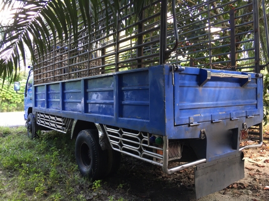 รถอีซูซู 6 ล้อ ( ไม่ดั้ม. )  NKR 130 แรงม้า. ปี 44.    สนใจติดต่อ  081 - 6079515