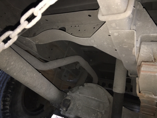 รถอีซูซู 6 ล้อ ( ไม่ดั้ม. )  NKR 130 แรงม้า. ปี 44.    สนใจติดต่อ  081 - 6079515