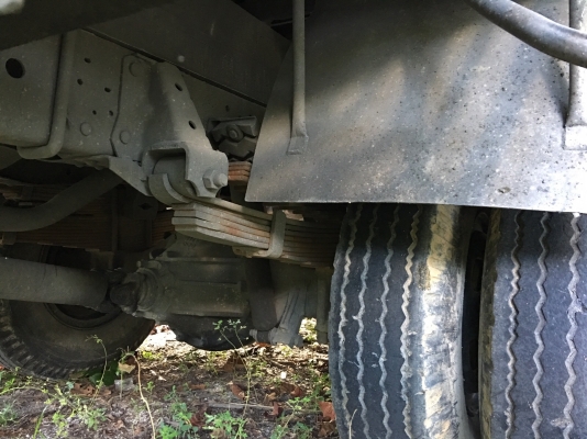 รถอีซูซู 6 ล้อ ( ไม่ดั้ม. )  NKR 130 แรงม้า. ปี 44.    สนใจติดต่อ  081 - 6079515