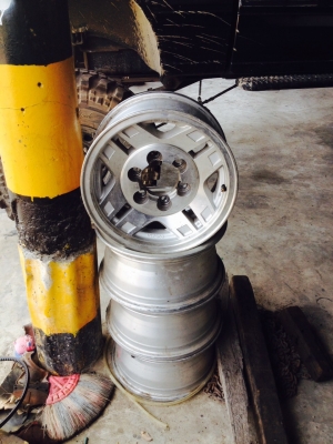 ขายแม๊ก Toyota SURF 15x7-8" ไม่คดไม่ดุ้งสภาพสวยๆติดมาจากญี่ปุ่น ขาย 8500 บาท