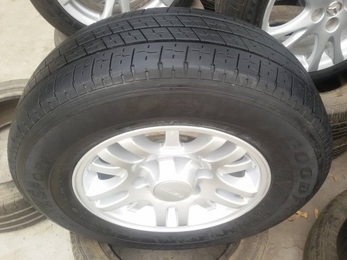 ขายล้อISUZU ขอบ15 พร้อมยาง215/70/15  4  ล้อ