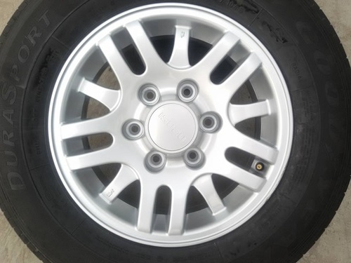 ขายล้อISUZU ขอบ15 พร้อมยาง215/70/15  4  ล้อ