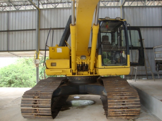 ขาย!!! รถแบคโฮ Komatsu PC200-7