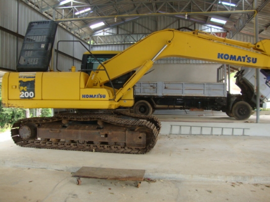 ขาย!!! รถแบคโฮ Komatsu PC200-7