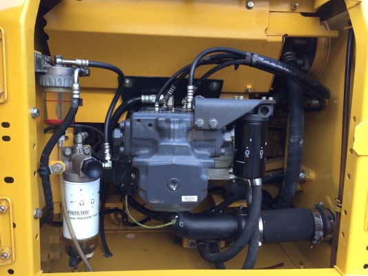 ขาย KOMATSU PC200-8 อายุรถ 2ปีกว่า 4000 กว่าชั่วโมง รถสวยมากๆ ใช้งานน้อย ขอรูปเพิ่มเติมได้ครับ ติดต่อเจ้าของโดยตรง 081-4283210